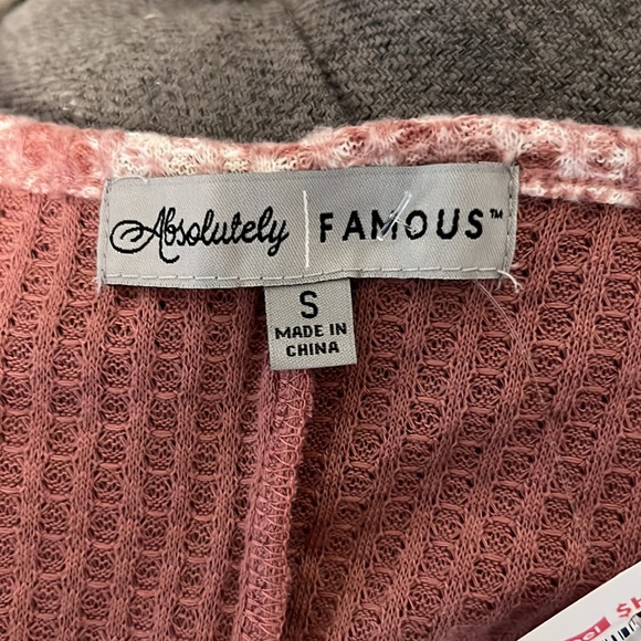 Absolutely Famous Pink V-Neck Sweater - Picture 4 of 6